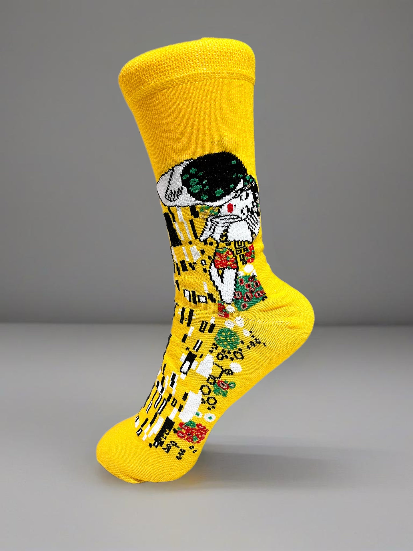 Kiss table detail yellow socks