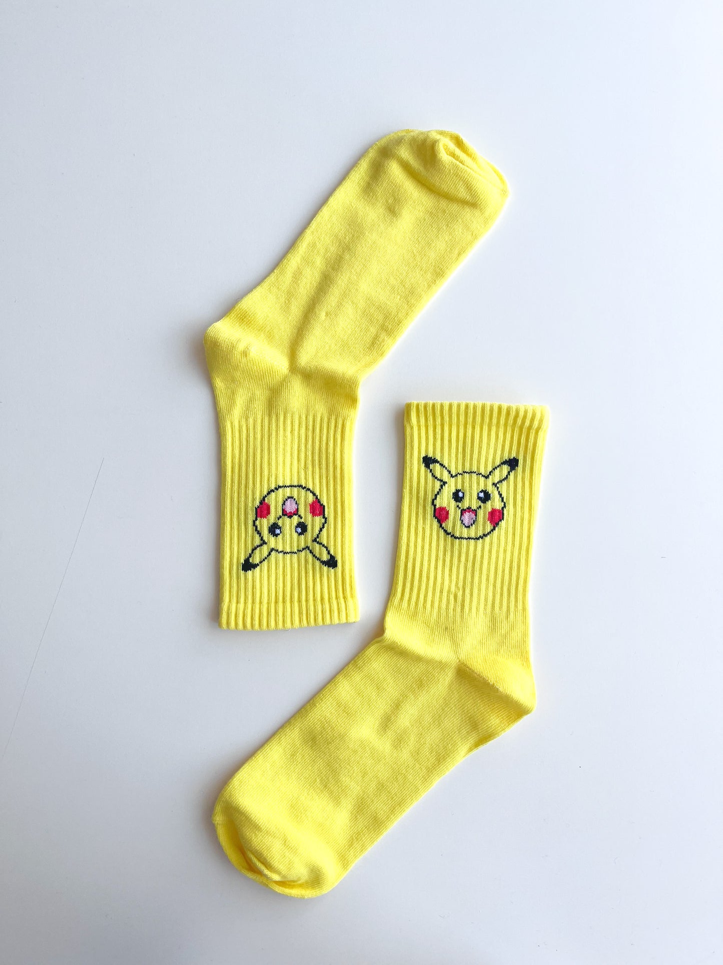 Pikachu Detaylı Sarı Renkli Spor Tenis Çorap