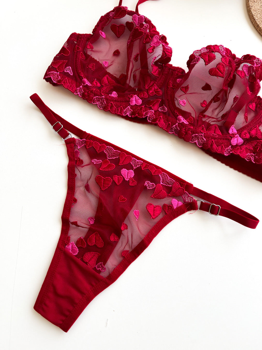 Kırmızı ve Pembe Kalp Detaylı Lingerie Takım