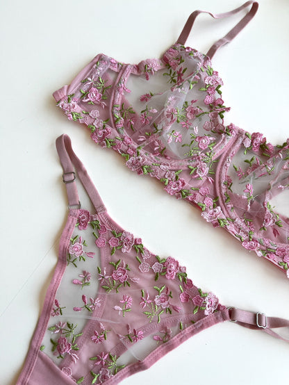 Pembe Çiçek Detaylı Lingerie Takım