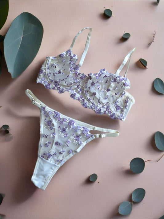 Mor Çiçek Detaylı Beyaz Lingerie Takım